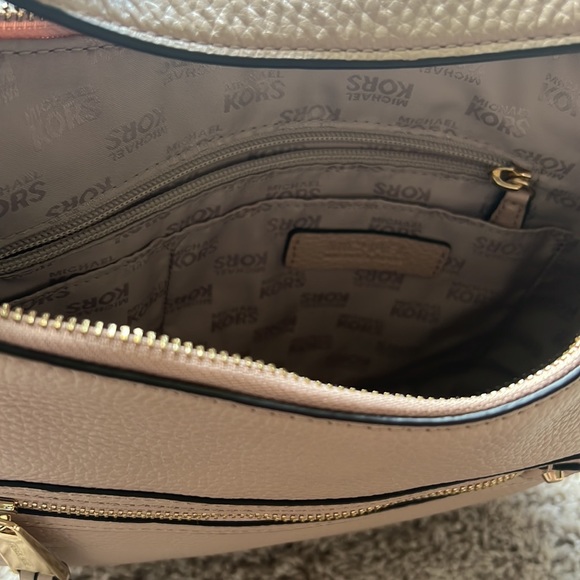 Michael Kors Light Pink Leather Handbag - Picture 8 of 8